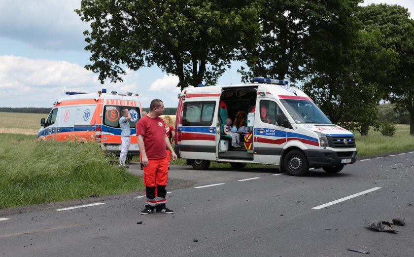 Wjechał w autokar z dziećmi