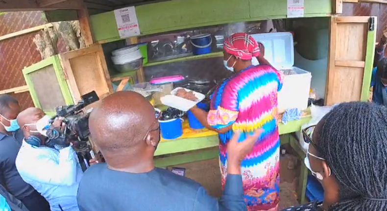 VIDEO: Bawumia buys waakye with QR code to demonstrate its use