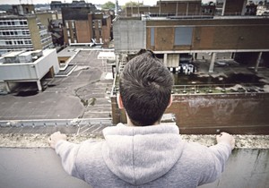 Zapalite sveću u blizini prozora u 20 časova 10. septembra u tako dajte podršku prevenciji samoubistva. Setite se voljene osobe koju ste izgubili. Dajte podršku preživelima od pokušaja samoubistva – poruka je kampanje u prevenciji suicida