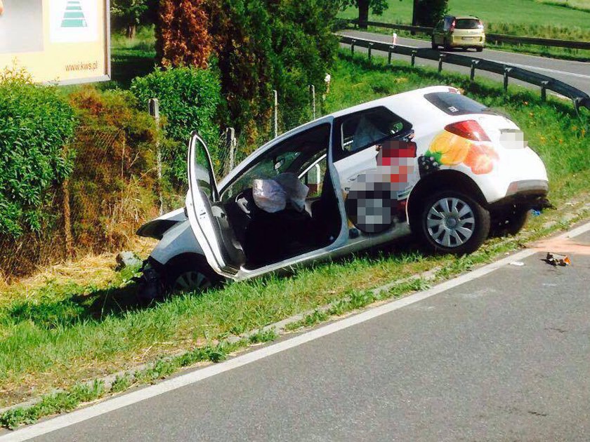 Wypadek busa wiozącego pasażerów