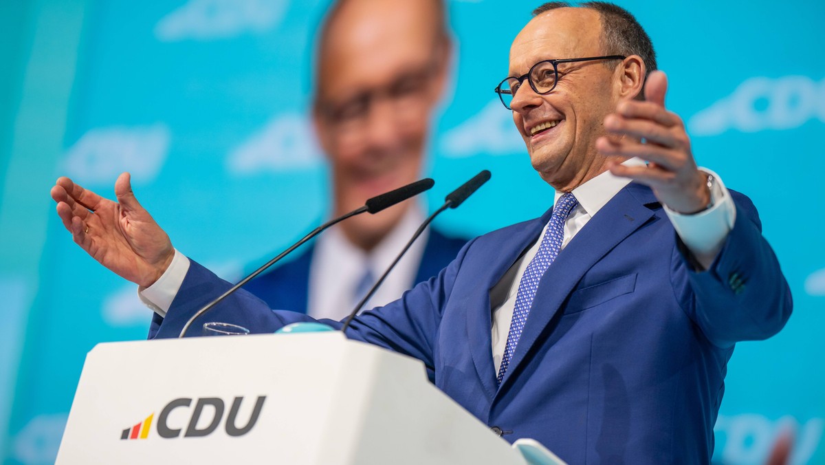 Friedrich Merz pewnym krokiem idzie po władzę w Berlinie. "Jest trochę jak Donald Trump"