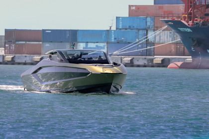 Pierwsza łódź motorowa Tecnomar for Lamborghini 63 już zwodowana