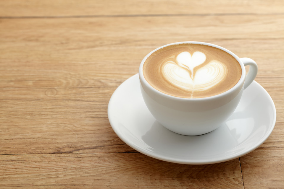 2. Produkty najlepsze dla mózgu: filiżanka mocnej kawy (zawierającej kofeinę)