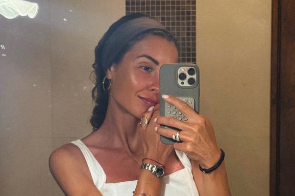 (VIDEO) TELO KAO DA JE TOP MODEL Dragana Mićalović pokazala koliko je spretna u vodi: Snimak sa mora usijao mreže