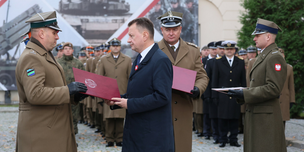 Mariusz Błaszczak podczas obchodów święta niepodległości w listopadzie 2023 r.