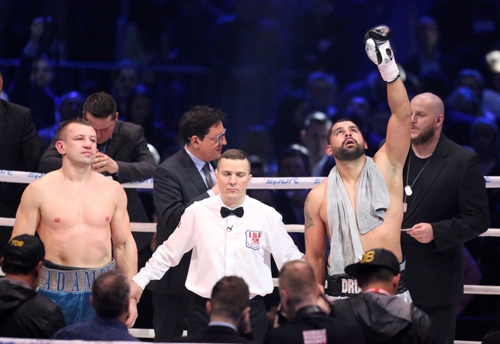 Tomasz Adamek (L) i Amerykanin Eric Molina (P) podczas ogłoszenia wyniku walki w wadze ciężkiej o pas IBF Inter-Continental