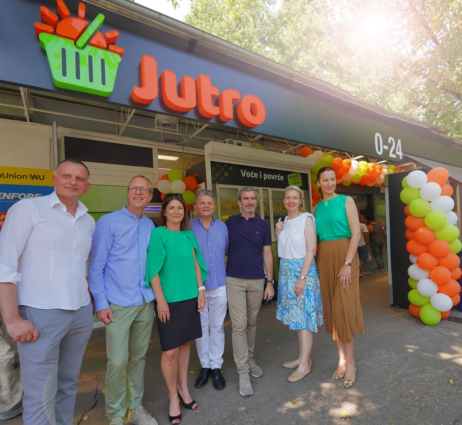 Predstavnici METRO-a sa vlasnikom Jutro radnje