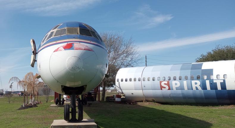 The McDonnell Douglas MD-80 and McDonnell Douglas DC-9 fuselages that make up Joe Axline's house.Joe Axline