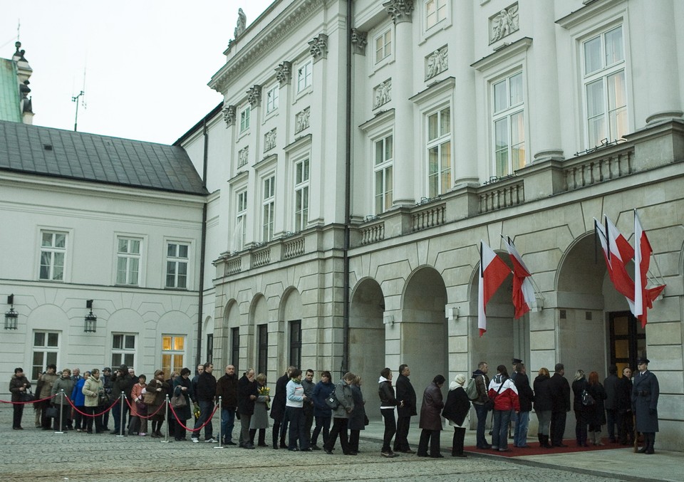 WARSZAWA KATASTROFA PAŁAC PREZYDENCKI KOLEJKA