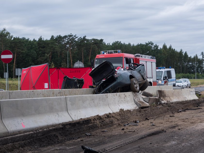 Głuchów, audi, wiadukt, wypadek