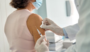 Kolejna szczepionka na koronawirusa zatwierdzona. Chroni przed nowym wariantem