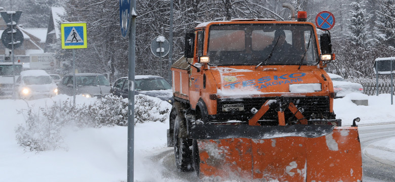 Wielka akcja usuwania śniegu w Zakopanem. Wywieziono już tysiąc ciężarówek