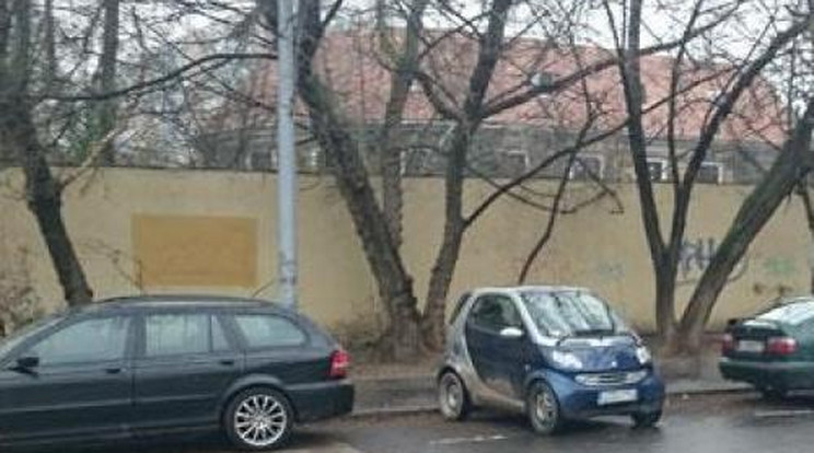 Vicces! Így parkol a magyar? - fotó!