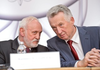 PKW zapewnia, że żadne karty do głosowania nie zostały zniszczone