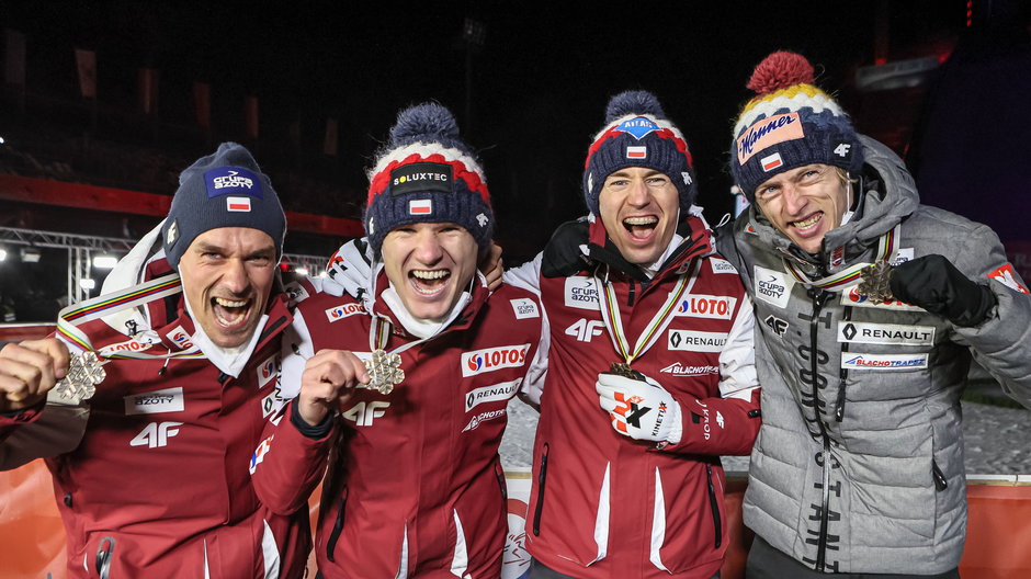 Od lewej: Piotr Żyła, Andrzej Stękała, Kamil Stoch i Dawid Kubacki