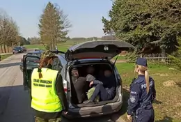 Ukrainiec zaczął uciekać Straży Granicznej na piechotę. Zostawił ludzi w bagażniku