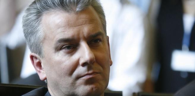 Cezary Grabarczyk 16 listopada 2007 objął stanowisko ministra infrastruktury w pierwszym rządzie Donalda Tuska. W wyborach parlamentarnych w 2011 kandydował z pierwszego miejsca listy PO w okręgu łódzkim. Uzyskał mandat poselski i nie znalazł się w kolejnym rządzie. Jest wicemarszałkiem Sejmu.