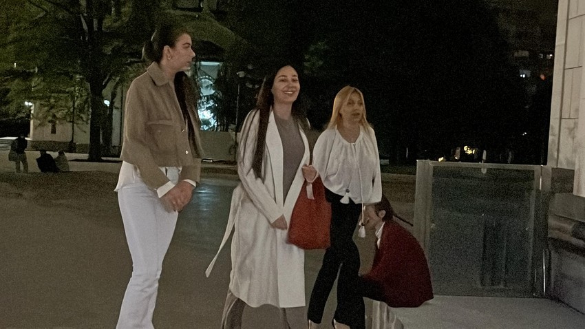 Ceca Ražnatović sa sestrom i sestričinom