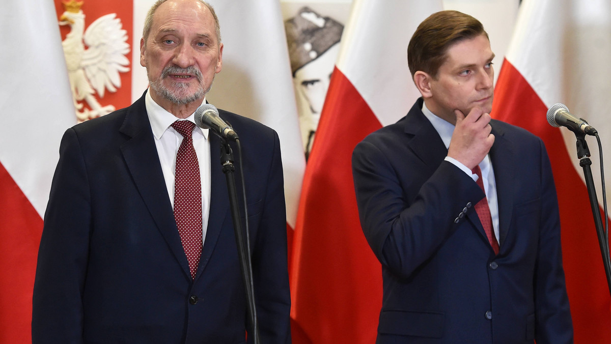 Niesprawiedliwe jest formułowanie pod adresem Antoniego Macierewicza zarzutów w związku z wypadkiem samochodowym, do którego doszło, gdy był on szefem MON - ocenił dziś b. wiceminister tego resortu Bartosz Kownacki (PiS).