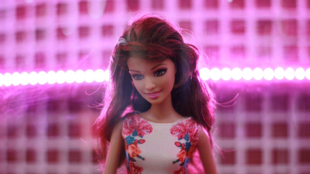 Semmiképp ne csinálj magadból Barbie-t a közösségi oldalakon, elmondjuk, miért