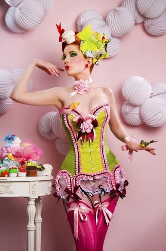 Duńsko-argentyńska projektantka Maya Hansen zaprezentowała nową kolekcję gorsetów