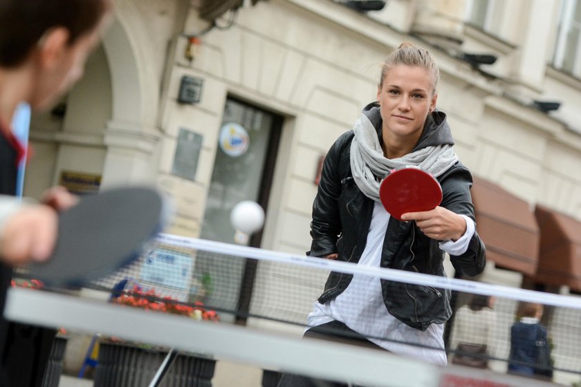 Natalia Partyka i Patryk Chojnowski grają z fanami na Nowym Świecie