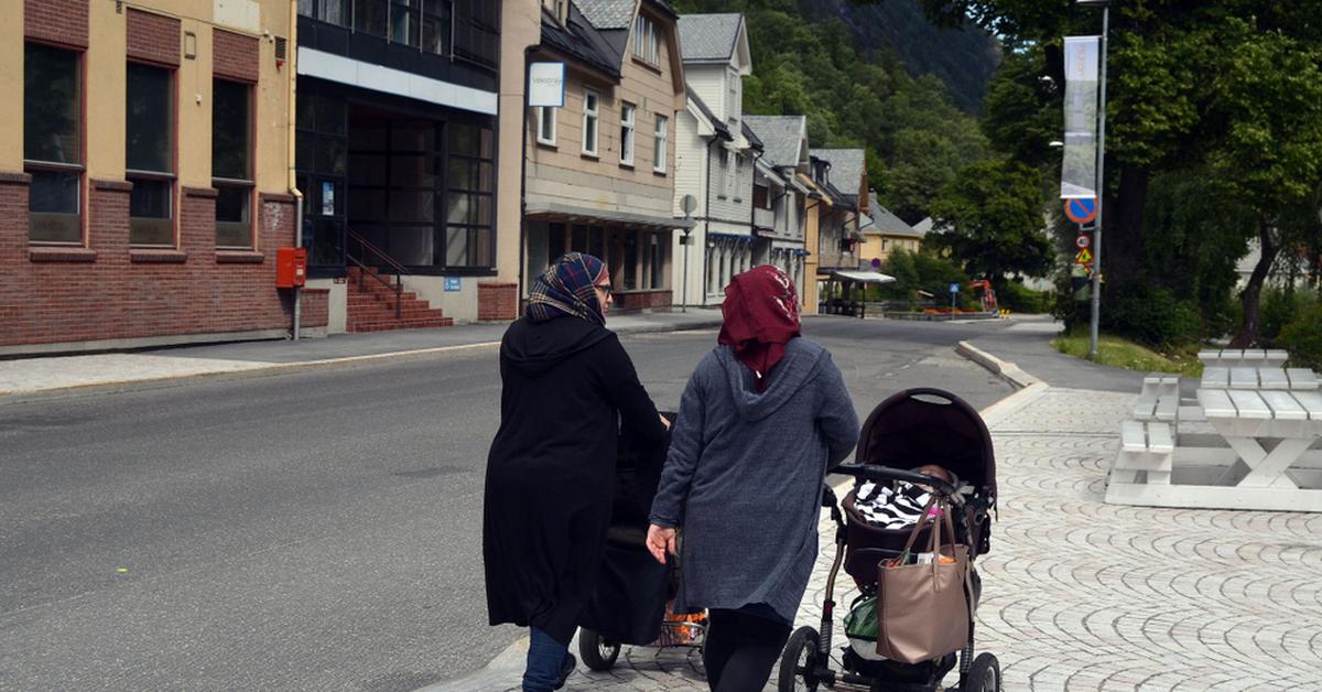  Migranci zarobią krocie. Potężne pieniądze za opuszczenie kraju