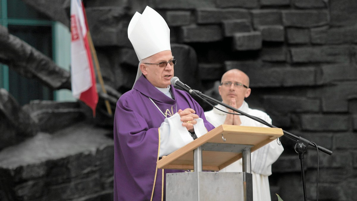 Przewodniczący Konferencji Episkopatu Polski, metropolita przemyski abp Józef Michalik powiedział, że "Święta Bożego Narodzenia to święta głębi teologicznej mówiące nam o miłości Boga do człowieka, ale jednocześnie mówiącej o godności człowieka".