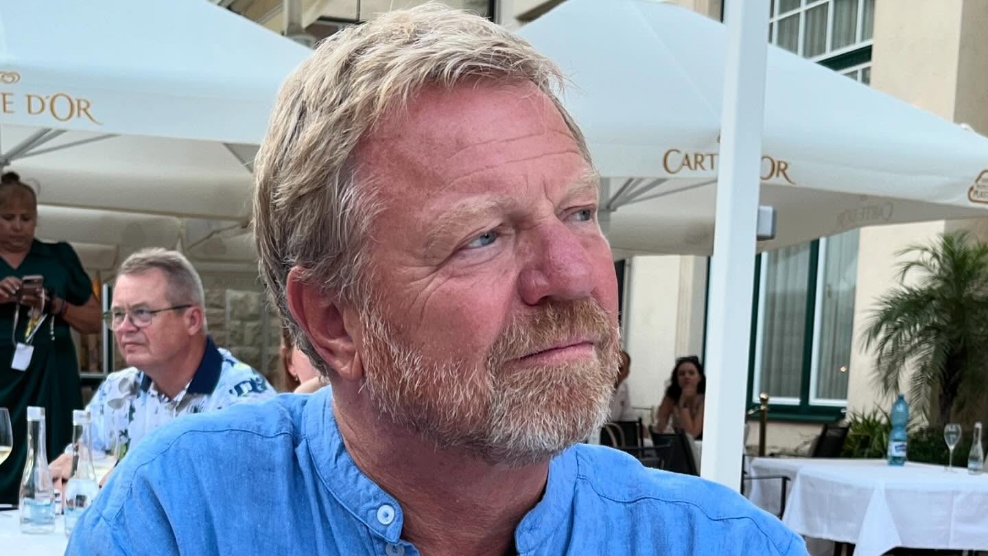 Herec Maroš Kramár.