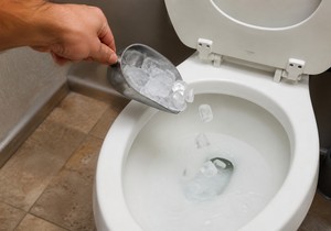 Led u WC šolji