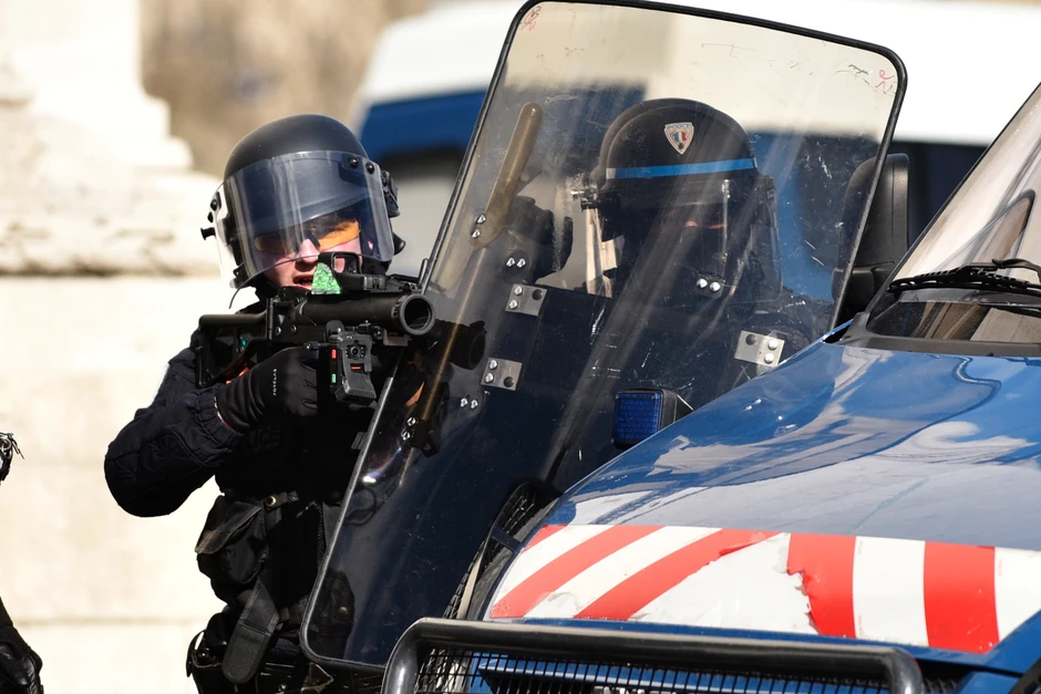 LBD ručni bacač, ili "flešbol"