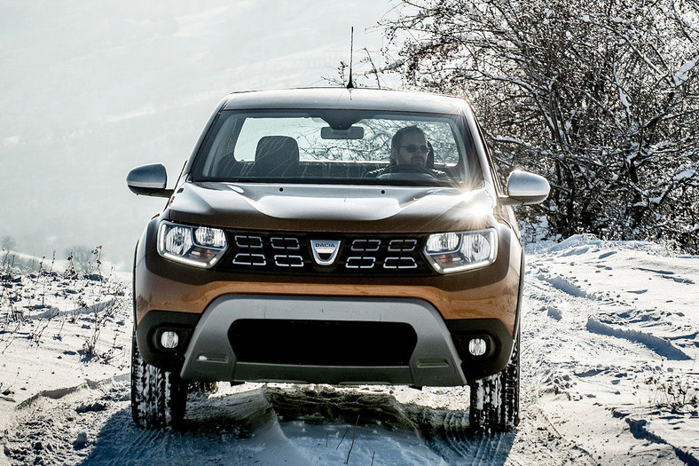 Napęd 4x4 i solidny prześwit zapewniają świetne włąściwości terenowe 