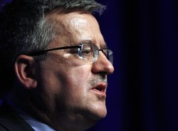 Komorowski: możemy pokazać rozwiązania ograniczające kryzys