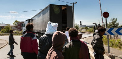 Imigranci strzelali do siebie w Calais. Są ranni