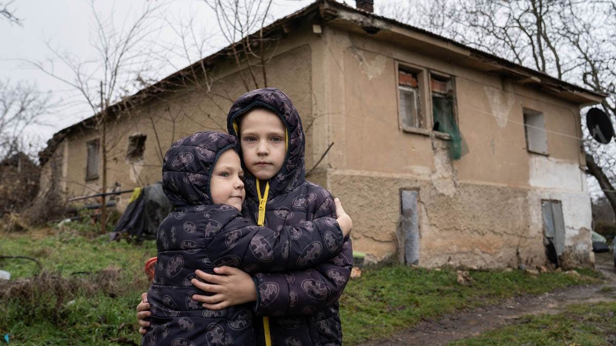 Markovići iz Preševa žive u potpunom siromaštvu u kući koja se raspada ...