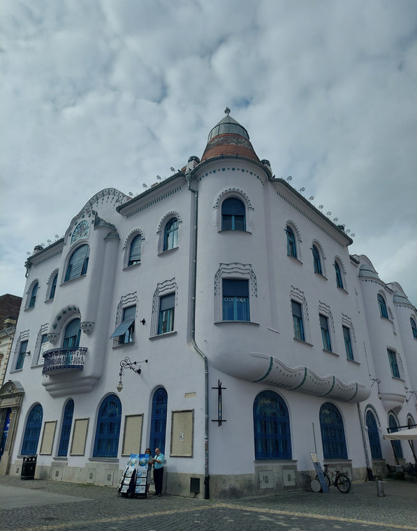 Plac Unii w Timisoarze. Budowla w stylu secesyjnym