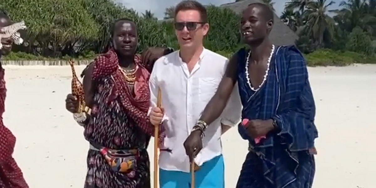 Rafał Królikowski pozdrawia fanów z Zanzibaru