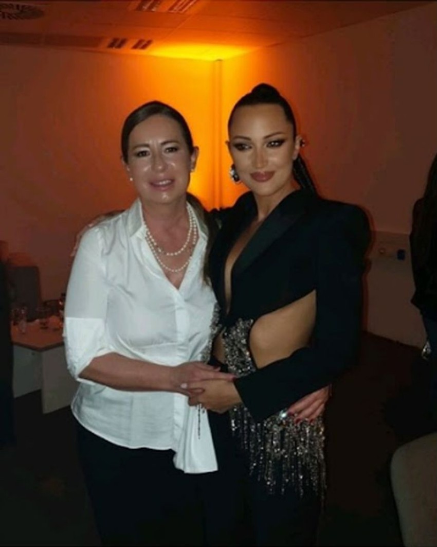 Aleksandra Prijović sa Filipovom majkom Zoricom