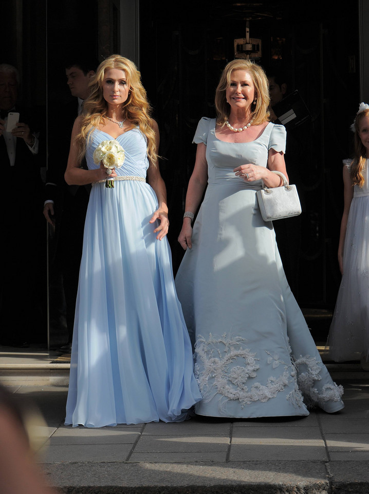 Paris Hilton na ślubie siostry. Ładnie wyglądała?