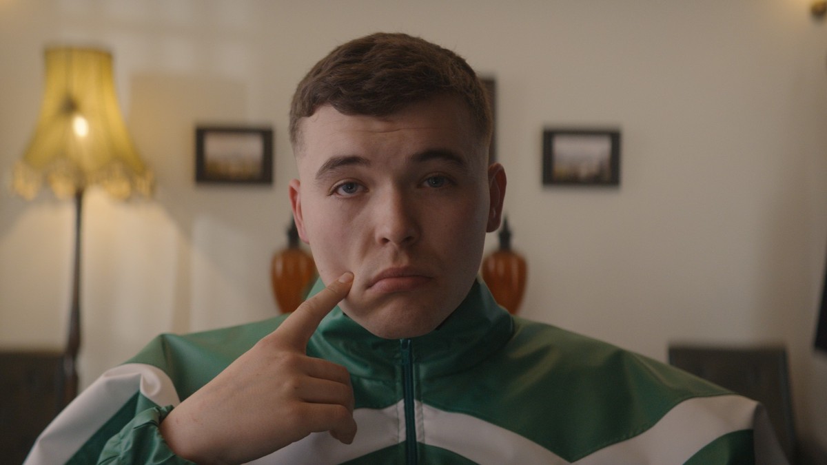 Liam O'Hanna alias Mo Chara w filmie "Kneecap"