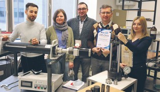 PET z szybkowaru, czyli fizyka w służbie chemii