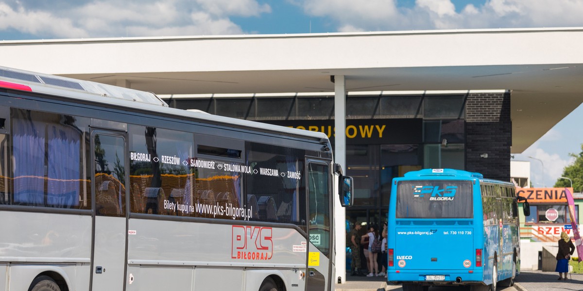 Przewoźnicy chcą odrabiać straty, ale powstrzymują ich obostrzenia