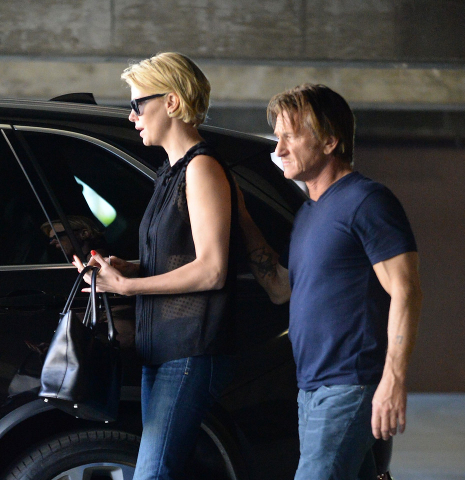 Charlize Theron i Sean Penn