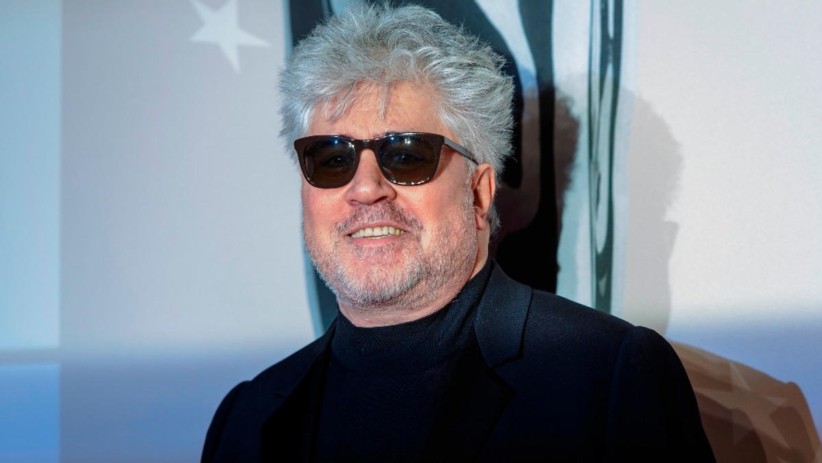 Pedro Almodovar zaatakował hiszpański rząd, kiedy odbierał wyróżnienie za "europejski wkład w rozwój światowego kina" w Berlinie. 64-letni hiszpański reżyser nazwał rząd "głuchym i nieczułym na problemy kraju" oraz skrytykował jego politykę kulturalną.