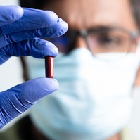 Pfizer és Molnupiravir: ezek a koronavírus elleni gyógyszerek mellékhatásai