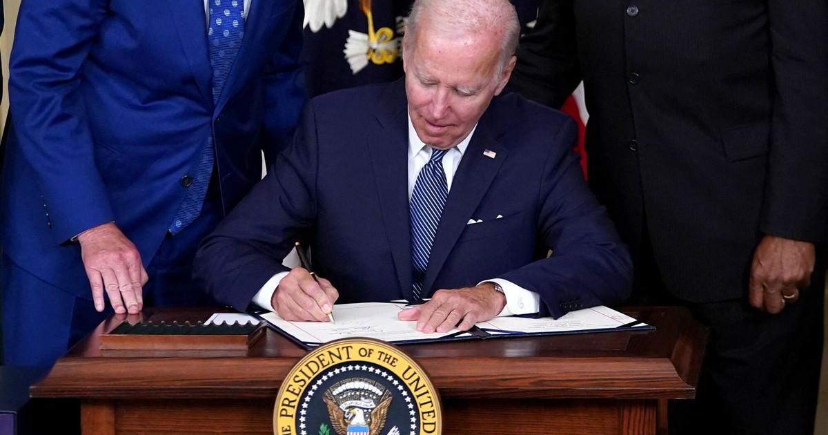 Rozdźwięk między Waszyngtonem a Brukselą. Ta ustawa wywołuje panikę wśród unijnych przywódców — nie bez powodu