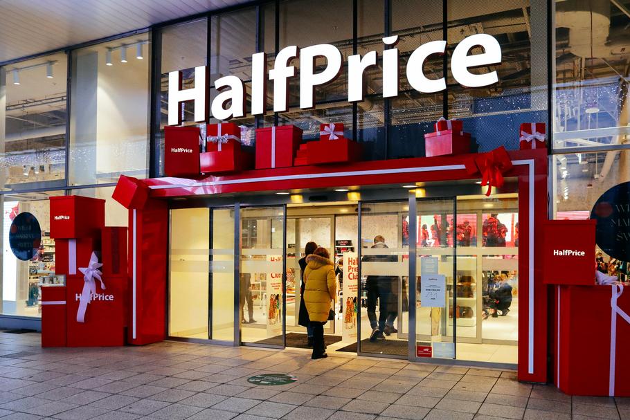 Gdy w marcu br. CCC zbadała rozpoznawalność swojego najmłodszego dziecka, okazało się, że 49 proc. dorosłych Polaków zna markę HalfPrice.