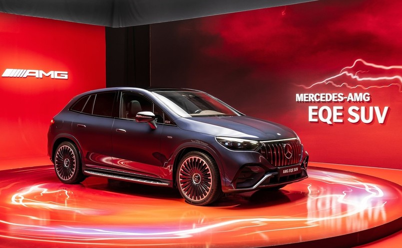 Mercedes EQE SUV