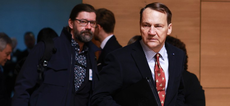 Sikorski: Mam nadzieję, że Trump zobaczy, że Putin kpi