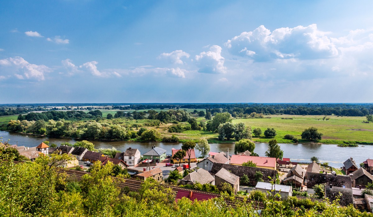 Polska wieś się kurczy. Wyludnienie zmienia rynek nieruchomości i życie mieszkańców